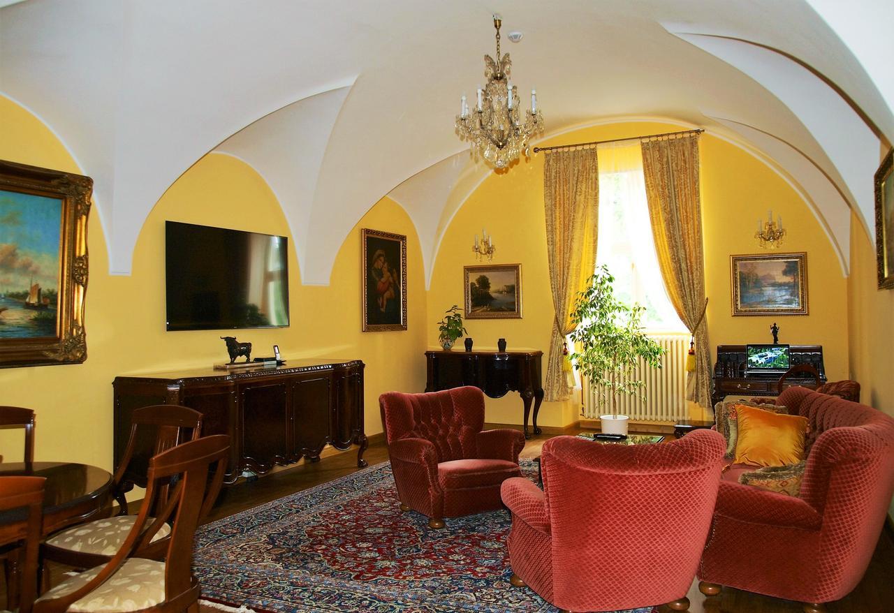 Hotel Zámek Světlá nad Sázavou Exterior foto