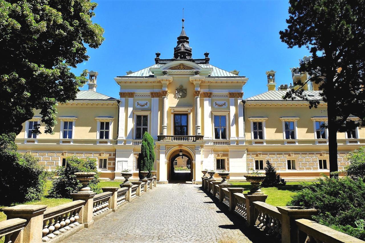 Hotel Zámek Světlá nad Sázavou Exterior foto