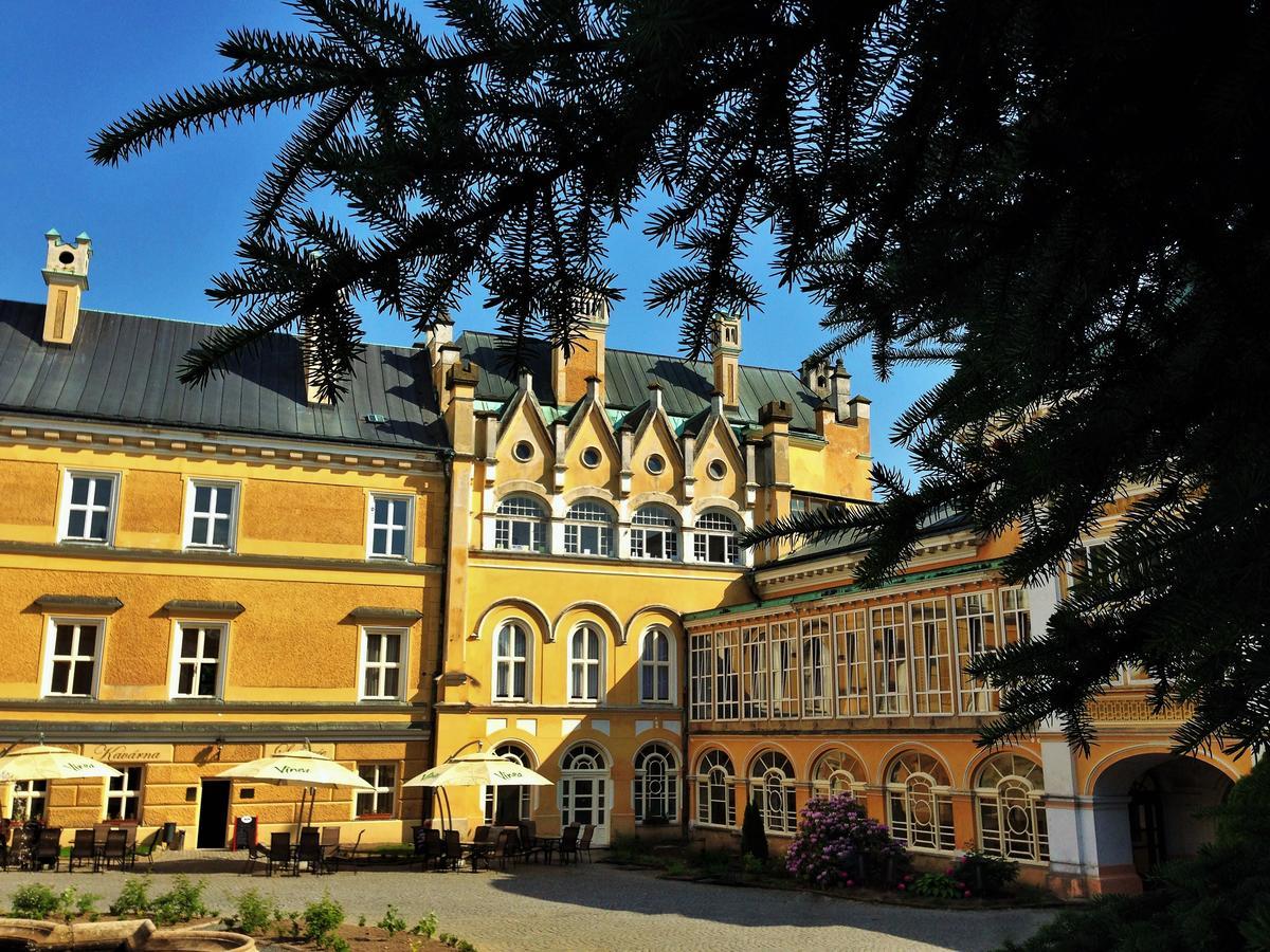 Hotel Zámek Světlá nad Sázavou Exterior foto